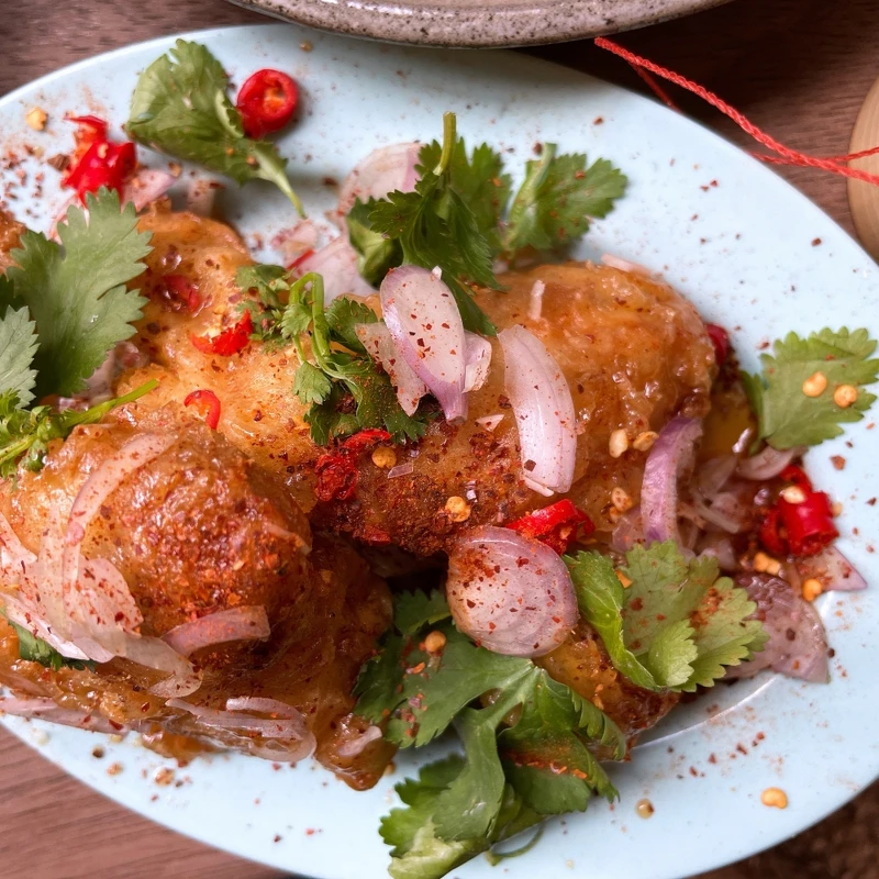 Smoking Goat菜色。