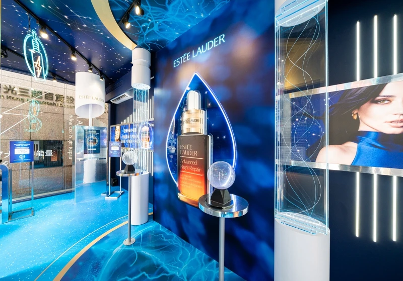 雅詩蘭黛小棕修護能量快充站充滿未來感的設計。