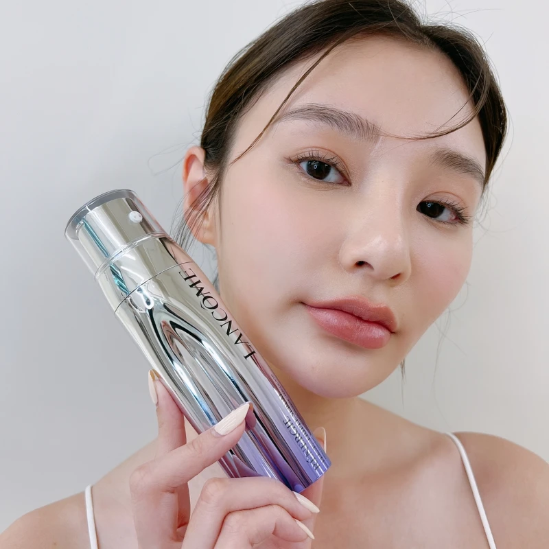 蘭蔻超緊顏抗痕亮采三效精華,訴求三管合一傾注最高抗老活性,秒緊顏、極抗痕、超無瑕。 蘭蔻超緊顏抗痕亮采三效精華,訴求三管合一傾注最高抗老活性,秒緊顏、極抗痕、超無瑕。