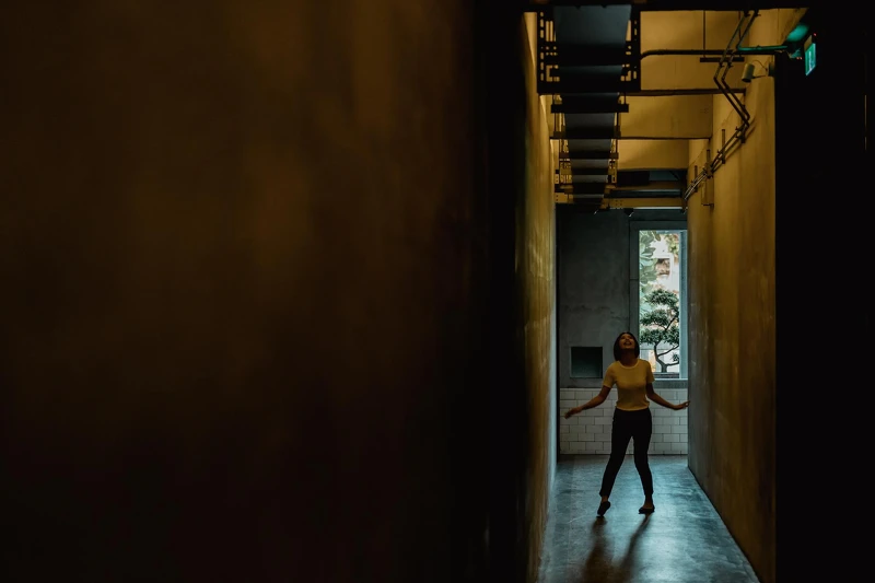 《光電獸# 34 - 無所事事》，《小花計畫2022-Re：小花盛開的回音》，展於金馬賓館當代美術館。