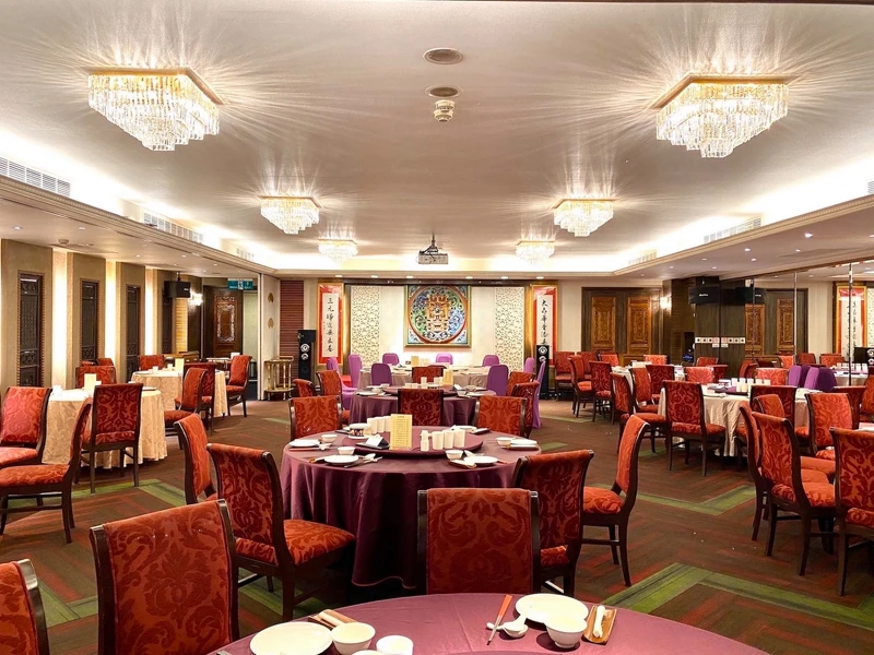 開業逾半世紀的老字號粵菜餐廳「大三元酒樓」。 開業逾半世紀的老字號粵菜餐廳「大三元酒樓」。