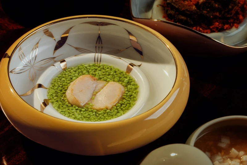 「團元」餐食器型的圓潤優雅。 「團元」餐食器型的圓潤優雅。