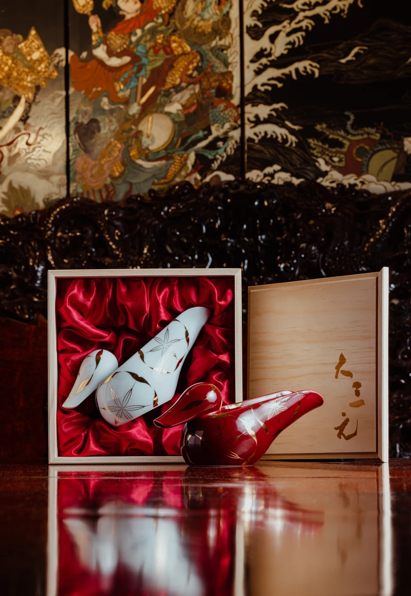 百鳥朝鳳聯名禮盒。 百鳥朝鳳聯名禮盒。