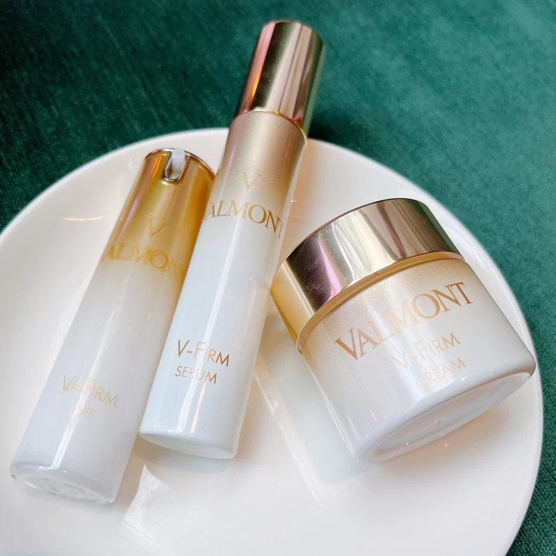 VALMONT丰彈塑妍V精粹30ml,NT12,500 VALMONT丰彈塑妍V精粹30ml,NT12,500