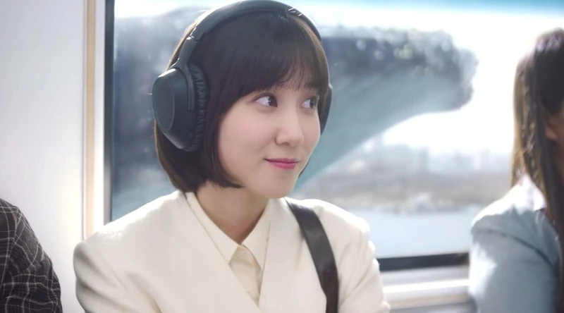 英禑搭地鐵出現鯨魚畫面首尾呼應