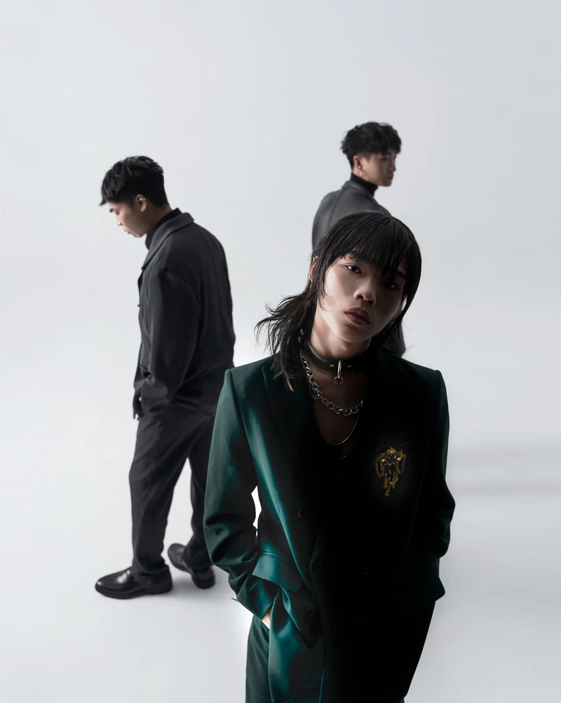 無菌室：左／鼓手昆璋、中／主唱細菌、右／鍵盤手鼎為