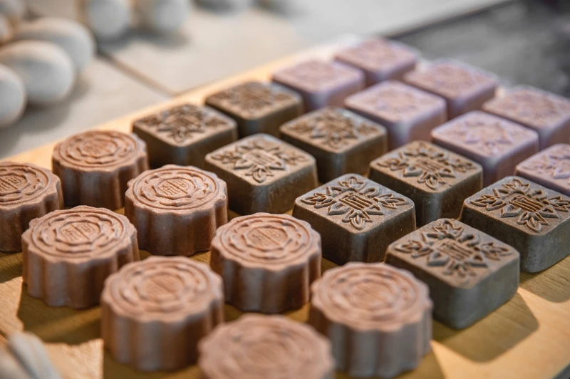 阿原YUAN中秋悅兔禱耀禮盒製作過程。