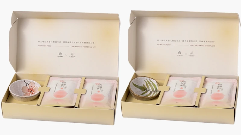 煦願軒x六悅佳居豐盛大地禮盒中搭配兩款不同圖案的陶杯。 煦願軒x六悅佳居豐盛大地禮盒中搭配兩款不同圖案的陶杯。