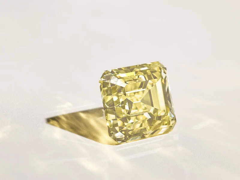 SOLEIL D'OR 黃鑽 散發如陽光般的迷人光彩