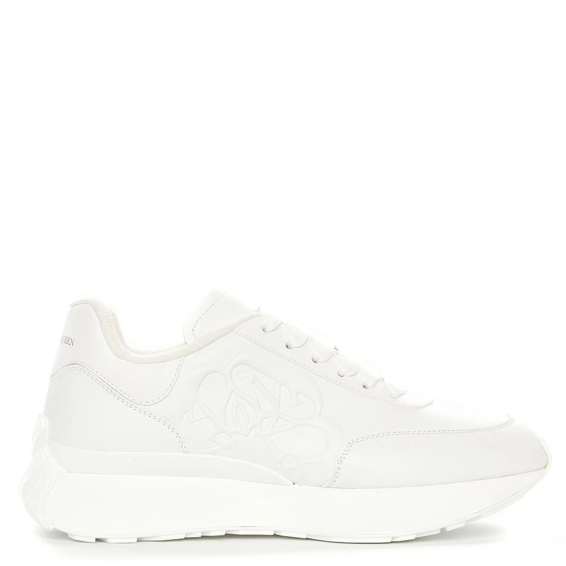 Alexander McQueen 科技風格白鞋,價格店洽。 Alexander McQueen 科技風格白鞋,價格店洽。