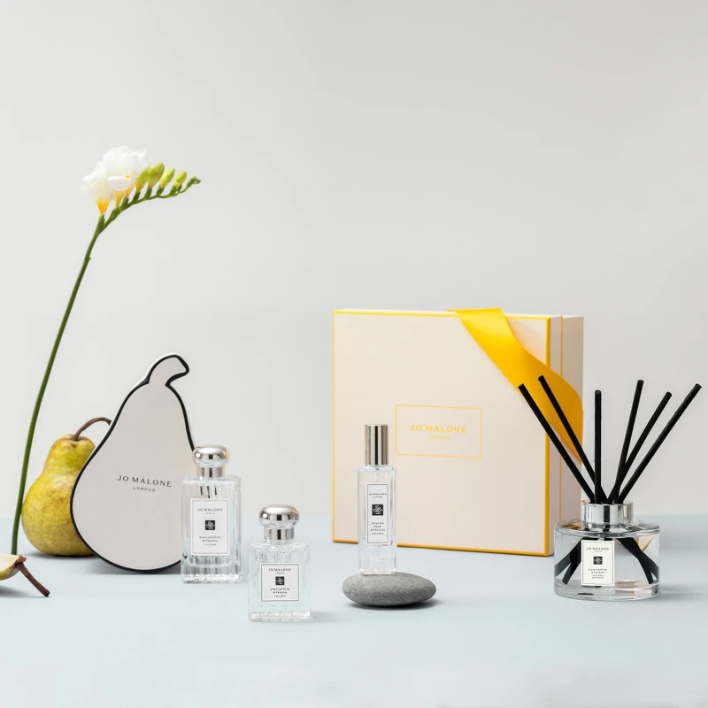 Jo Malone London英國梨與小蒼蘭香水2022年度限定版。 Jo Malone London英國梨與小蒼蘭香水2022年度限定版。