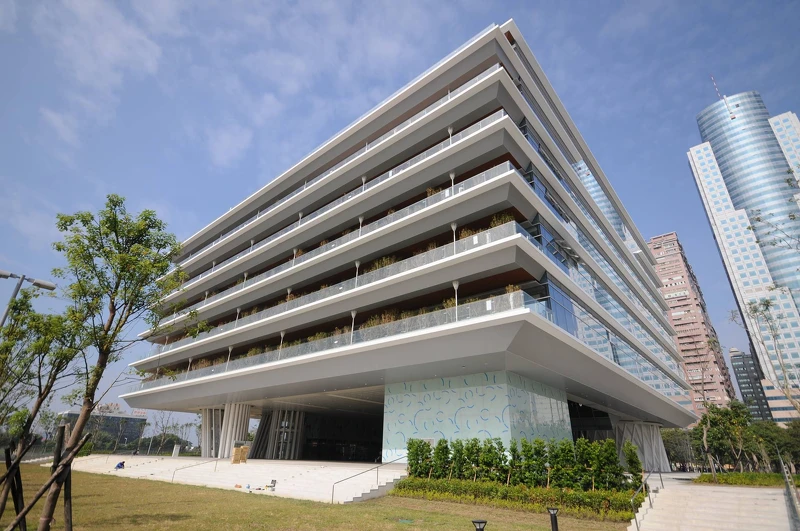 高雄市立圖書館總館。