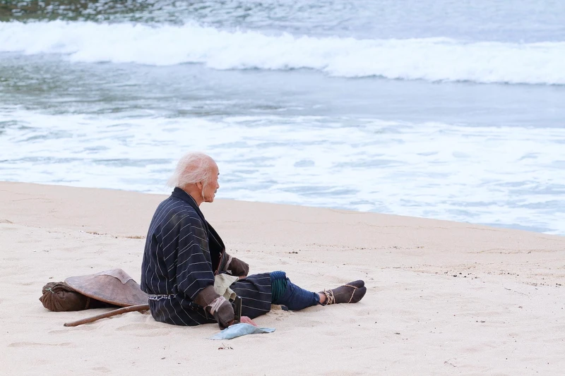 田中泯飾演老年時期的北齋 田中泯飾演老年時期的北齋