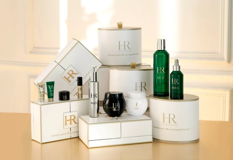 HR赫蓮娜台北忠孝SOGO歡慶開幕禮盒形象圖。