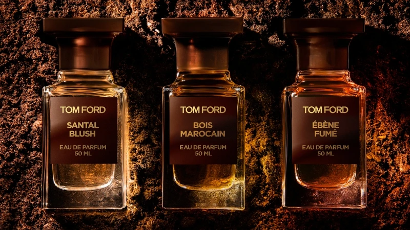 TOM FORD私人調香森林秘境系列頌揚古老珍稀木材的奧秘。