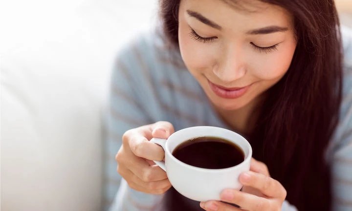 喝咖啡雖然會造成血糖暫時性的波動,但長期飲用仍有助於血糖穩控。圖片來源 / Shutterstock) 喝咖啡雖然會造成血糖暫時性的波動,但長期飲用仍有助於血糖穩控。圖片來源 / Shutterstock)