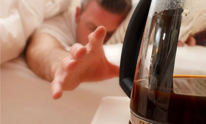 醫師提醒,空腹喝咖啡雖然對血糖控制不好,但睡不好可能才是提高罹患糖尿病的關鍵。圖片來源 / Shutterstock) 醫師提醒,空腹喝咖啡雖然對血糖控制不好,但睡不好可能才是提高罹患糖尿病的關鍵。圖片來源 / Shutterstock)