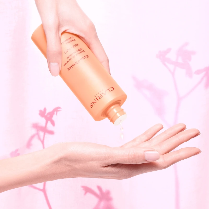 克蘭詩分齡精華水主打一罐三用。 克蘭詩分齡精華水主打一罐三用。