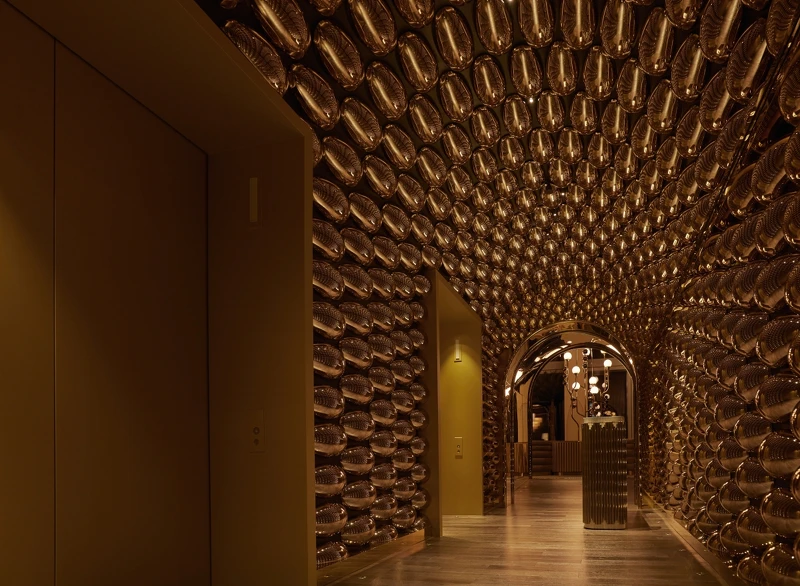 空間由知名的設計鬼才 Ou Baholyodhin 操刀設計。 空間由知名的設計鬼才 Ou Baholyodhin 操刀設計。