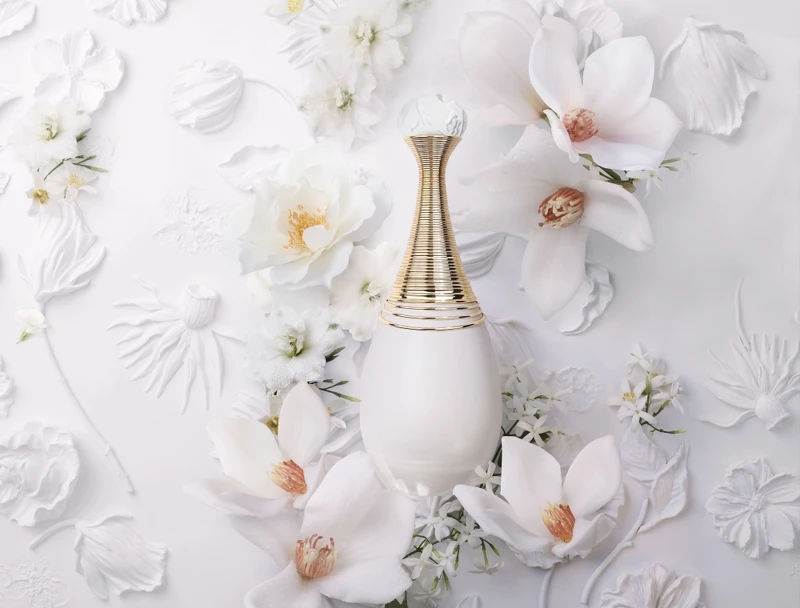 DIOR迪奧J'adore澄淨香氛情境圖。 DIOR迪奧J'adore澄淨香氛情境圖。