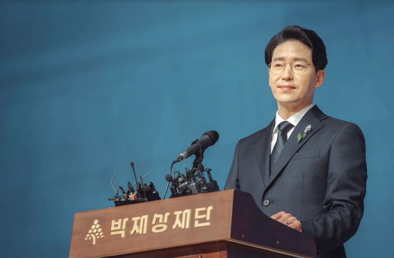 嚴基俊 飾演 朴宰相 嚴基俊 飾演 朴宰相