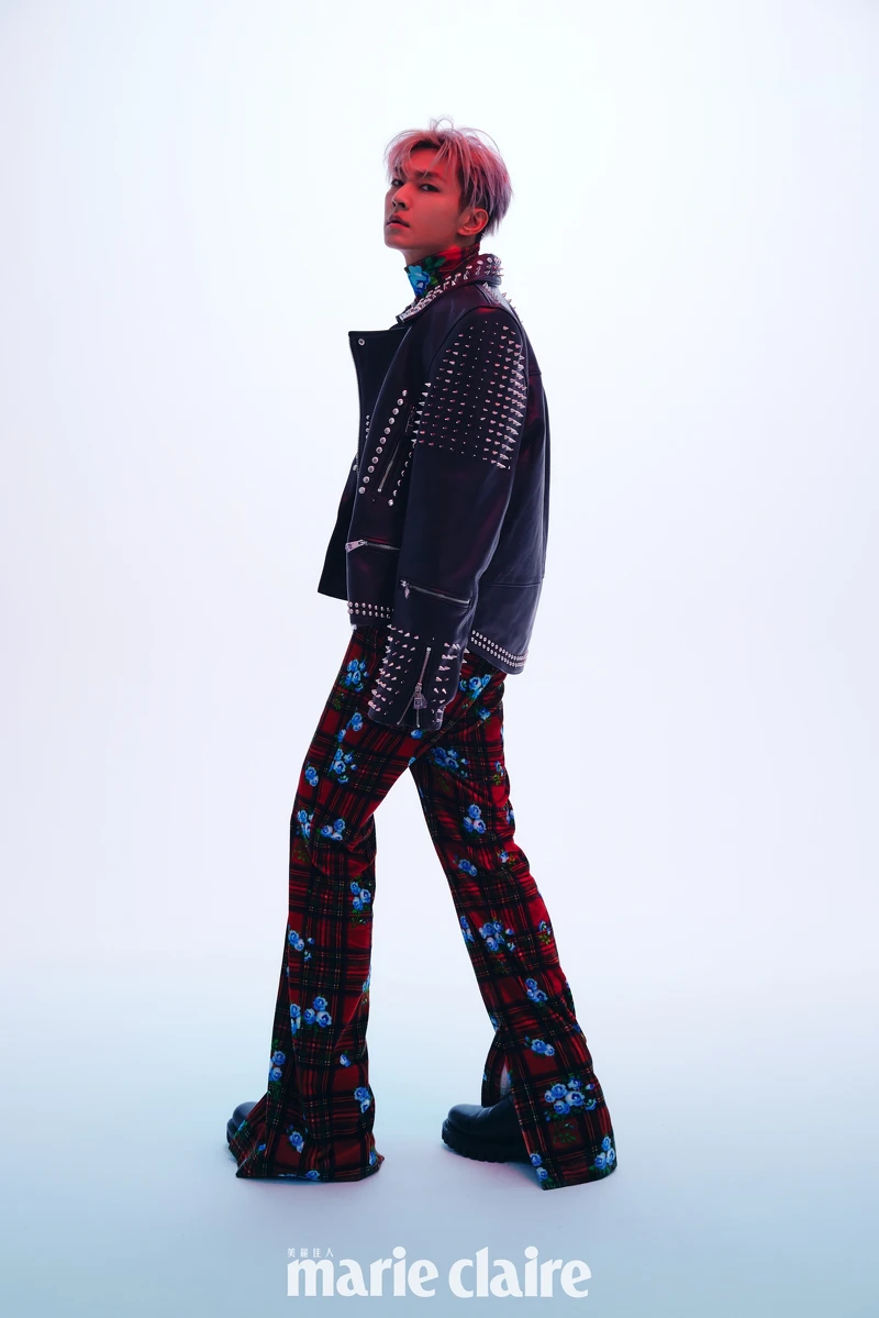 印花格紋手套上衣、印花格紋西裝褲、黑色鉚釘皮衣外套、黑色短靴,all by Tommy Hilfiger。 印花格紋手套上衣、印花格紋西裝褲、黑色鉚釘皮衣外套、黑色短靴,all by Tommy Hilfiger。