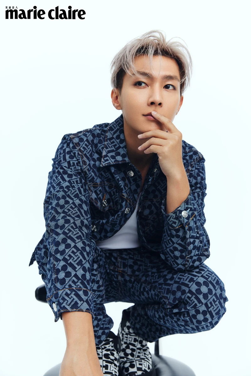 印花格紋西裝外套、印花格紋西裝褲、印花短靴,both by Tommy Hilfiger。 印花格紋西裝外套、印花格紋西裝褲、印花短靴,both by Tommy Hilfiger。