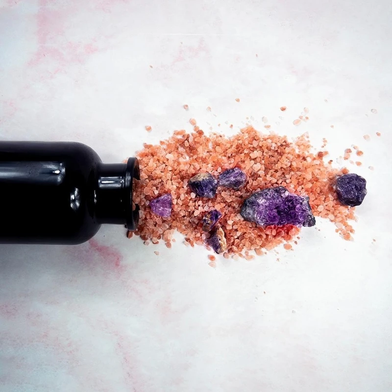 ilapothecary英草社紫晶瓶器。 ilapothecary英草社紫晶瓶器。