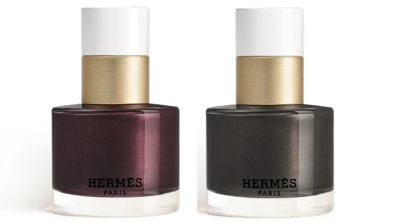 Hermes愛馬仕LES MAINS HERMÈS 2022秋冬限量指甲油(左起)#84 Violet Manganèse 錳紫色、#90 Gris Étain錫器灰,NT1,600 Hermes愛馬仕LES MAINS HERMÈS 2022秋冬限量指甲油(左起)#84 Violet Manganèse 錳紫色、#90 Gris Étain錫器灰,NT1,600