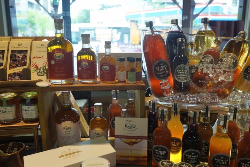 Truc Truc 引進 Patrick Font 精品果汁、Confiture Parisienne 巴黎職人果醬、Binet1660 主廚鹽之花等等商品。