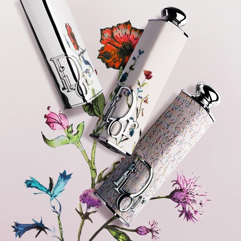 DIOR迪奧癮誘唇膏外殼情境圖。 DIOR迪奧癮誘唇膏外殼情境圖。