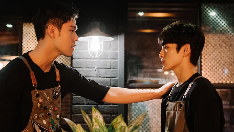 《我的牙想你》周予天（左）與張豐豪組CP，擁有 12 公分的最萌身高差