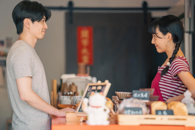 《你,敢不敢?》驚悚懸疑系列影集,侯彥西(左)在《平交道》單元飾演人夫,與新人林思廷有情感對手戲 《你,敢不敢?》驚悚懸疑系列影集,侯彥西(左)在《平交道》單元飾演人夫,與新人林思廷有情感對手戲