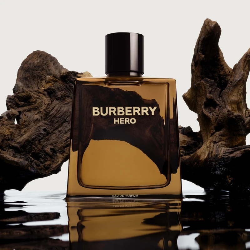 Burberry英雄神話男性淡香精50ml，NT3,400、100ml，NT4,700