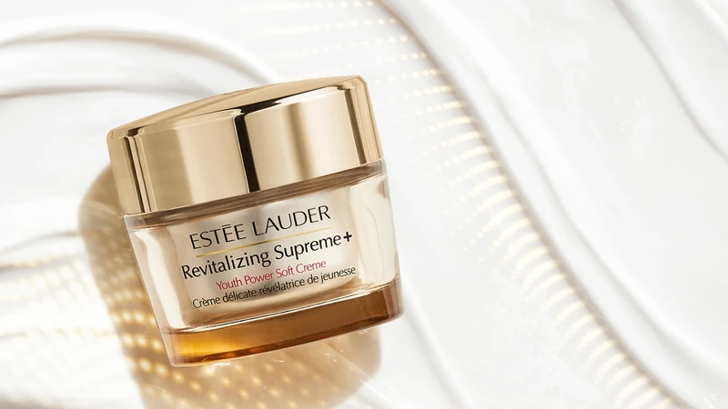 雅詩蘭黛年輕無敵膠原霜2022全新升級。 雅詩蘭黛年輕無敵膠原霜2022全新升級。