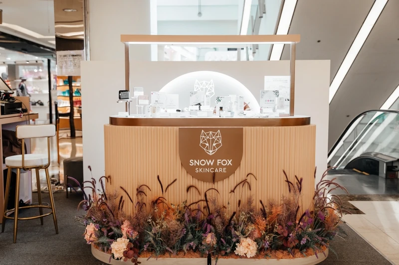Snow Fox微風廣場專櫃實景。 Snow Fox微風廣場專櫃實景。