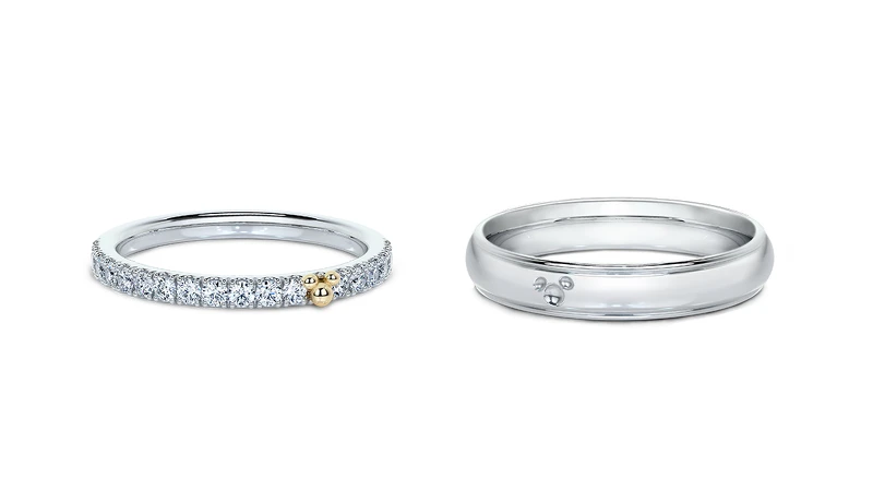 (左)經典米奇I Mean Us婚嫁系列結婚女戒,售價18K NT$35,600/HK$8,900 ; 鉑金 NT$42,800/ HK$10,700、(右)經典米奇I Mean Us婚嫁系列結婚男戒,售價18K NT$37,200/HK$9,300 ; 鉑金 NT$46,800/ HK$11,700 (左)經典米奇I Mean Us婚嫁系列結婚女戒,售價18K NT$35,600/HK$8,900 ; 鉑金 NT$42,800/ HK$10,700、(右)經典米奇I Mean Us婚嫁系列結婚男戒,售價18K NT$37,200/HK$9,300 ; 鉑金 NT$46,800/ HK$11,700