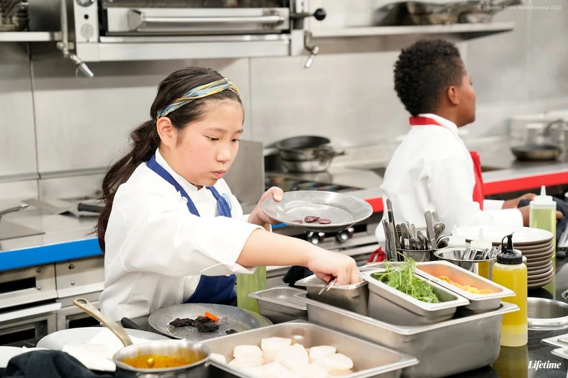 Liya 在分組團體比賽中展現沉著穩定的姿態。