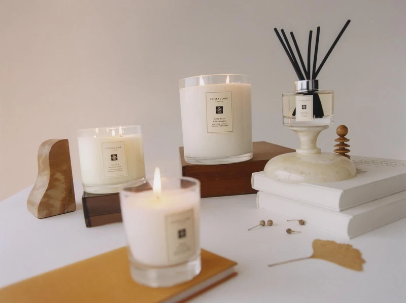 青檸羅勒與柑橘 香氛工藝蠟燭 200g NT2,700,藤枝擴香 165ml NT3,850 青檸羅勒與柑橘 香氛工藝蠟燭 200g NT2,700,藤枝擴香 165ml NT3,850