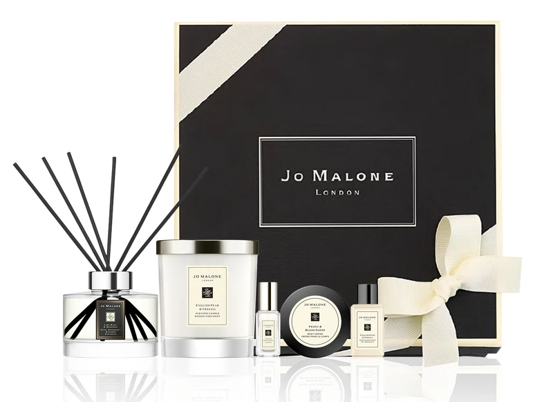 任選一款165ml藤枝擴香和200g香氛工藝蠟燭,即贈15ml潔膚露、15ml潤膚霜、和9ml香水。定價:NT8,120,優惠價:NT6,550 任選一款165ml藤枝擴香和200g香氛工藝蠟燭,即贈15ml潔膚露、15ml潤膚霜、和9ml香水。定價:NT8,120,優惠價:NT6,550