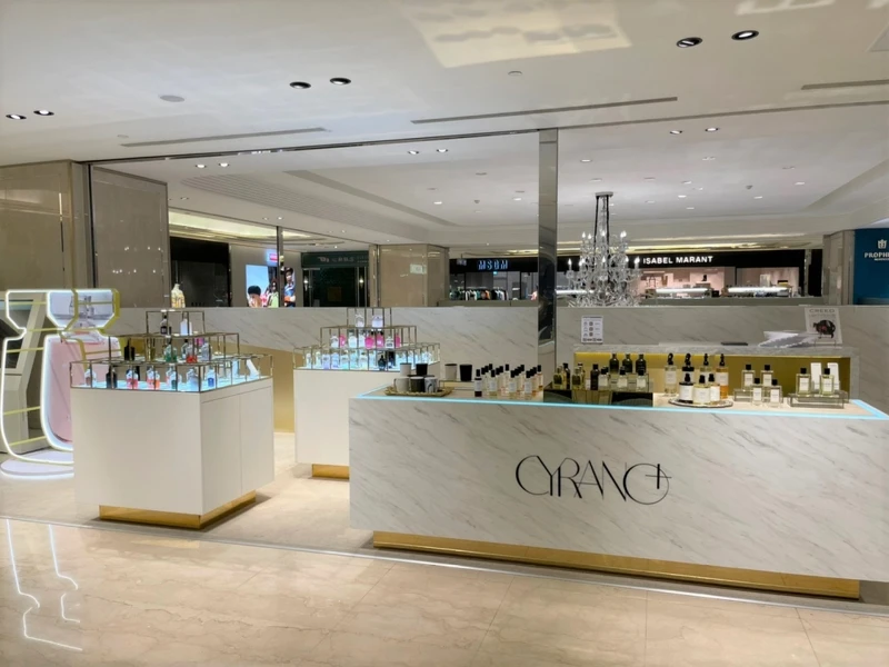 CYRANO+台北微風信義百貨二樓店面照片。