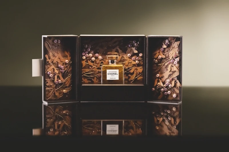 香奈兒梧桐影木香精全球限量工坊訂製盒。