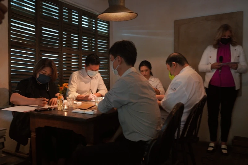 評審包括三位主廚以及聯馥食品業者共同評選。 評審包括三位主廚以及聯馥食品業者共同評選。