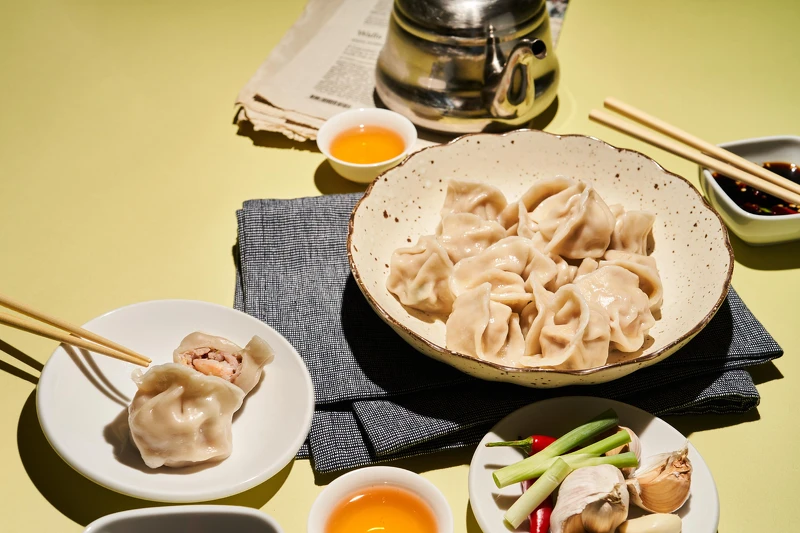 復刻天津衛招牌口味「翠玉三鮮水餃」嚴選當令食材,一嚐肉鮮、菜鮮、海鮮的契合滋味 復刻天津衛招牌口味「翠玉三鮮水餃」嚴選當令食材,一嚐肉鮮、菜鮮、海鮮的契合滋味
