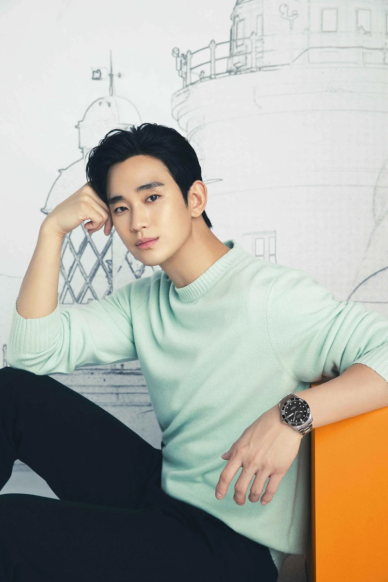 秀賢配戴Ocean Star 200C 海洋之星200米陶瓷圈鈦金屬腕錶 秀賢配戴Ocean Star 200C 海洋之星200米陶瓷圈鈦金屬腕錶