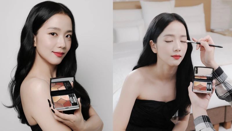 DIOR品牌大使Jisoo手持迪奧經典五色眼影#349時裝秀限量版©pierremouton。 DIOR品牌大使Jisoo手持迪奧經典五色眼影#349時裝秀限量版©pierremouton。