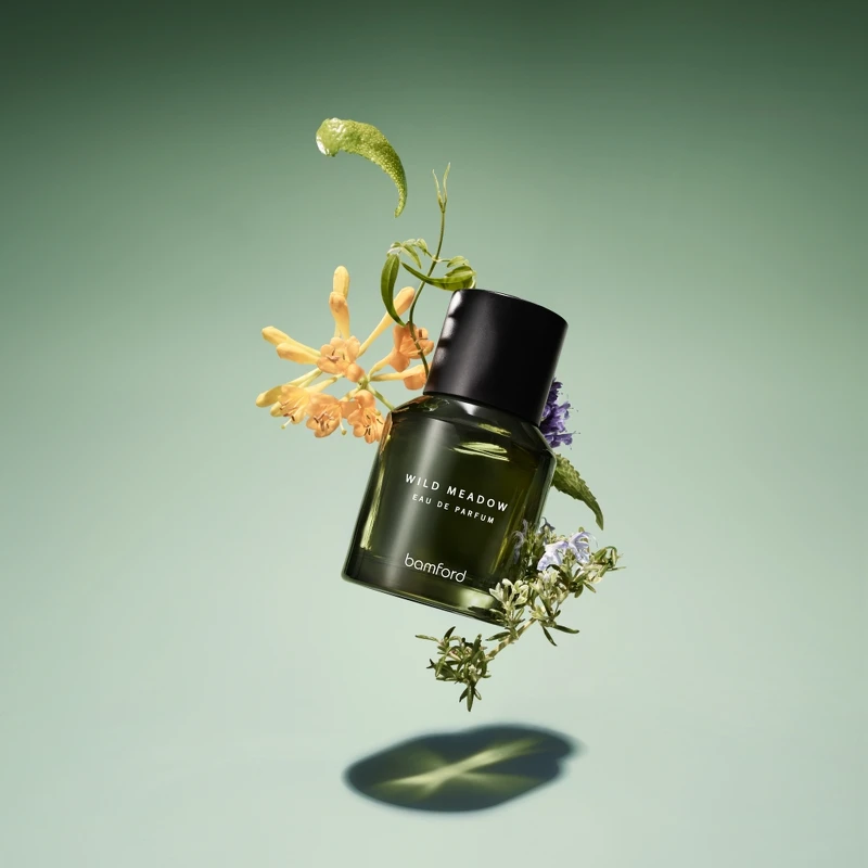 Bamford Wild Meadow蒝野淡香精情境圖。 Bamford Wild Meadow蒝野淡香精情境圖。