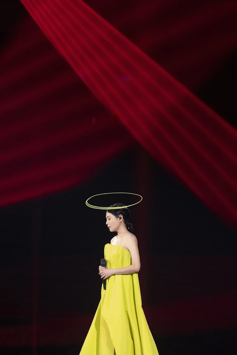 一口氣帶來〈我們沒有在一起〉〈各自安好〉〈成全〉等多首抒情金曲