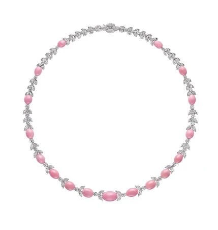 白K金與珍珠項鍊，Mikimoto。