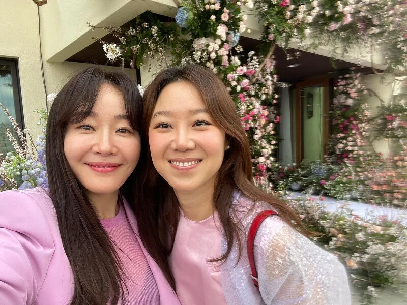嚴志媛與孔曉振出席玄彬與孫藝珍婚禮 嚴志媛與孔曉振出席玄彬與孫藝珍婚禮